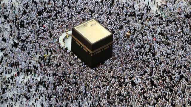 داعية مصري يثير الجدل بسبب عمرة البدل.. اضطر لحذف الفيديو (شاهد)