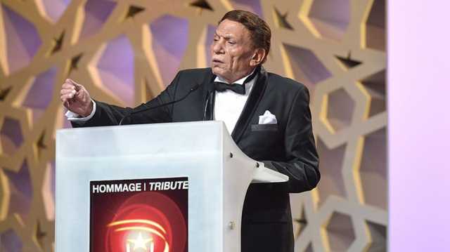 عادل إمام يعود إلى الأضواء بعد سنوات من الغياب