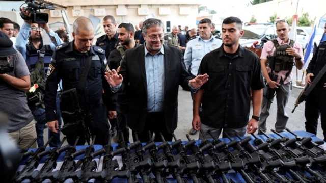 جيش الاحتلال يعتزم توزيع أسلحة جديدة على المستوطنين في الضفة الغربية