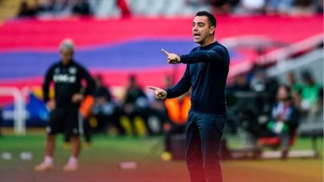 برشلونة يقيل مدربه وأسطورته تشافي.. تعرّف إلى البديل