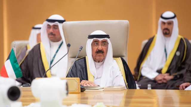 أمير الكويت يتراجع عن كلمة بعد تنبيه ابن سلمان له.. ماذا قال؟ (شاهد)