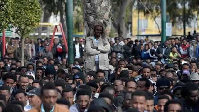 الأفارقة لدى الاحتلال يعاملون بطريقة وحشية.. لا يجدون الطعام