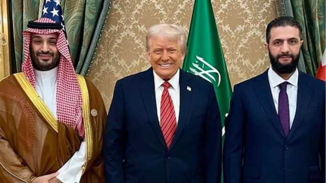 علاء مبارك يعلق على صورة تاريخية تجمع ترامب والشرع وبن سلمان.. ماذا قال؟