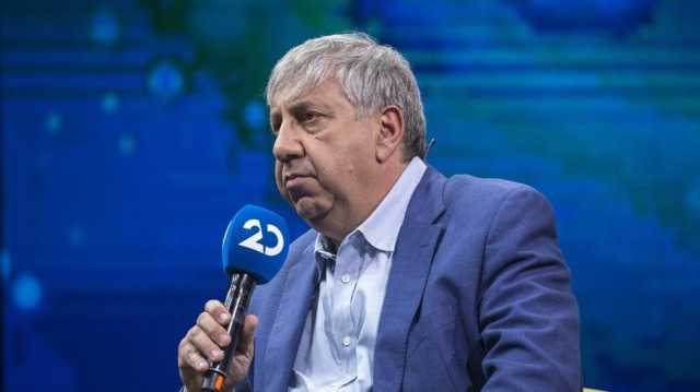 تحقيق ضد صحفي مقرب من نتنياهو في قضايا تهديد وابتزاز