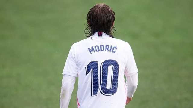 بعد رحيل مودريتش.. من سيحمل القميص رقم 10 في ريال مدريد؟