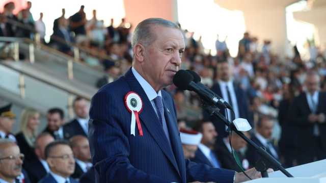 أردوغان: لا أحد يمكنه حبس تركيا في مياه العنصرية.. ولن نسمح بالإضرار بالسياحة