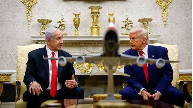 الغارديان: نتنياهو خطر على العالم وترامب يمشي نائما نحو الحرب