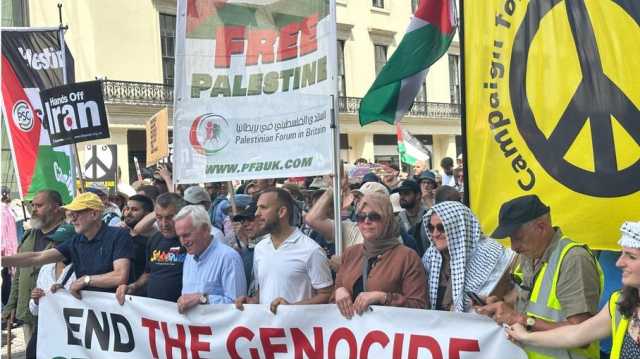 مئات الآلاف يتظاهرون في لندن نصرة لفلسطين.. دعوا لوقف الحرب على غزة وإيران (شاهد)