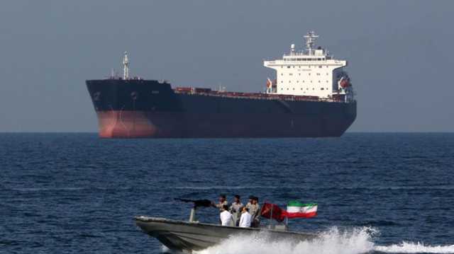 سيناريوهات خطيرة.. ماذا ينتظر العالم إذا أغلقت إيران مضيق هرمز؟