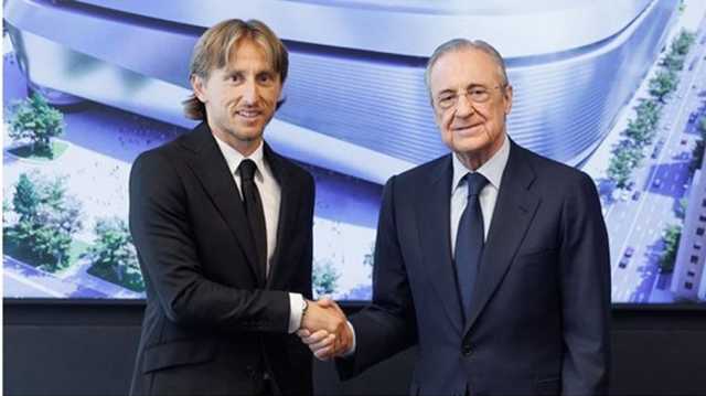 ريال مدريد يجدد عقد العجوز مورديتش