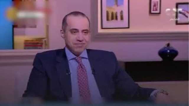 تعرف على وزير الشؤون النيابية بمصر.. بكى على الهواء ذات مرة (شاهد)