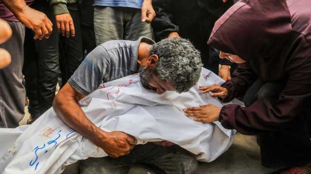 الاحتلال يرتكب مجازر بقصف خيام النازحين وسط وجنوب القطاع