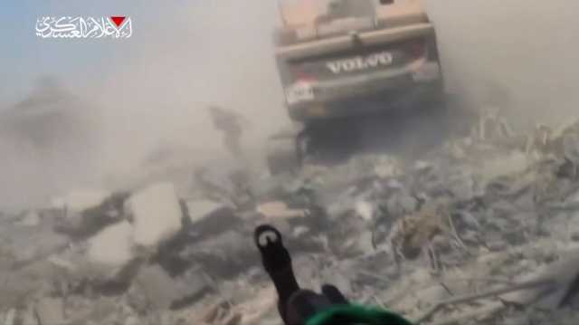 رواية جيش الاحتلال تنهار أمام كاميرات القسام.. الجندي لم يقاوم بل هرب