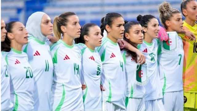 الكاف يفتح تحقيقا بشأن منتخب الجزائر للسيدات.. هل تعمد اخفاء شعار المغرب؟
