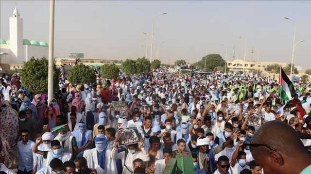 تظاهر آلاف الموريتانيين بمدينة نواذيبو.. تجويع غزة جريمة حرب