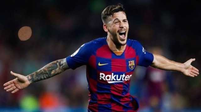 كلب يعض نجم برشلونة السابق فيمنطقة محرجة من جسده