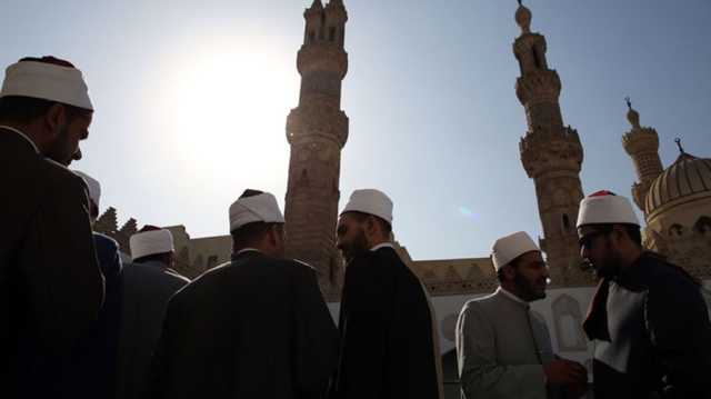 دعوة السيسي لتدشين مدارس وفصول تعليمية بالمساجد تثير مخاوف مصريين