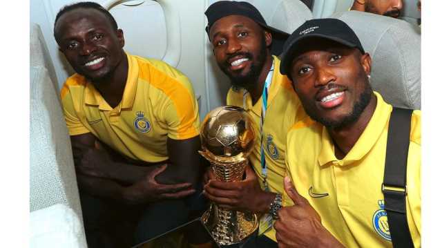 ماني يسخر من صلاح بعد تحقيقه أول بطولة مع النصر (شاهد)