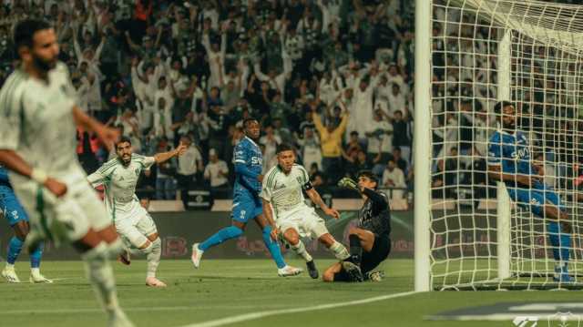 في كلاسيكو مثير.. الهلال يهزم الأهلي ويقتنص بطاقة نهائي السوبر السعودي