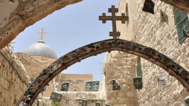 الاحتلال الإسرائيلي يحذر من نشاط تبشيري لطائفة صينية تتخفى بعباءة يهودية