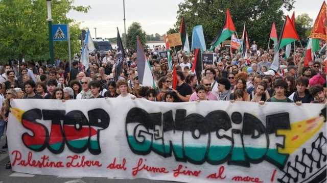 مسيرة داعمة لفلسطين في إيطاليا شارك فيها مشاهير من عالم السينما