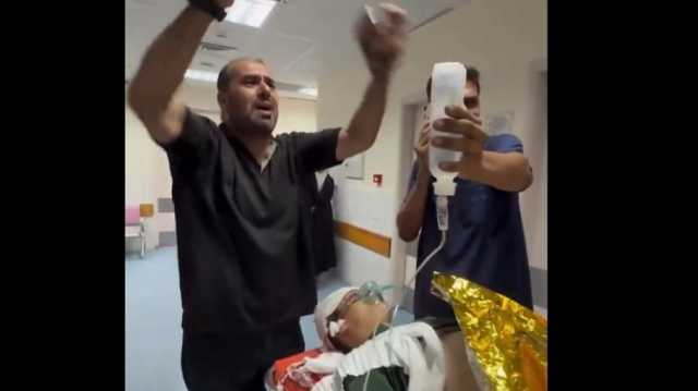 مظلة مساعدات تسقط على طفل في غزة وتدخله في غيبوبة (شاهد)