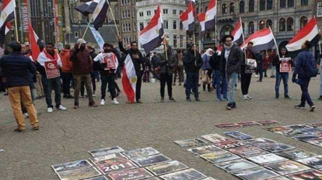 قمع عابر للحدود.. تقرير يسلط الضوء على استهداف المعارضين المصريين بالخارج