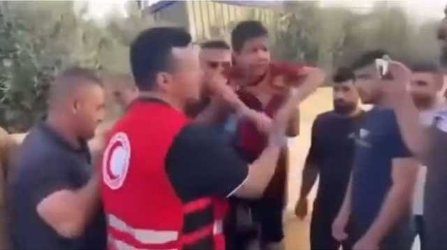 أنا عايش.. ما حقيقة مقطع إنقاذ طفل ليبي من تحت الأنقاض؟ (شاهد)