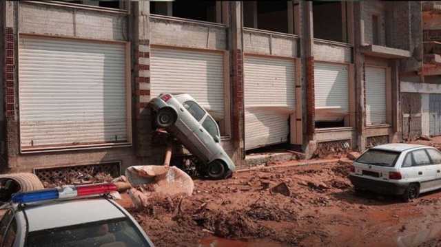 العاصفة جرفت أحياء كاملة إلى البحر.. مقتل وفقدان الآلاف شرق ليبيا