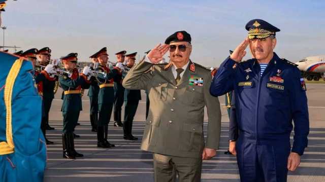 ما مصالح حفتر من السماح بإقامة قاعدة عسكرية روسية في شرق ليبيا؟