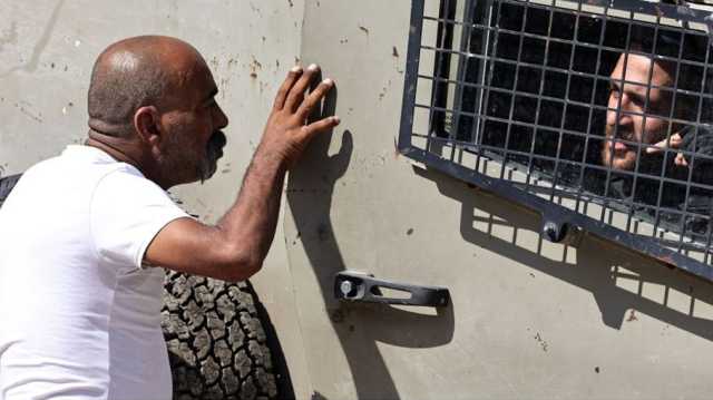 فلسطيني من جنين يواجه آليات الاحتلال بحذائه.. تفاعل واسع (شاهد)