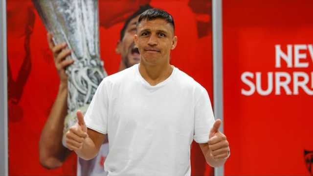 أليكسيس سانشيز يعود إلى الدوري الإسباني من بوابة إشبيلية