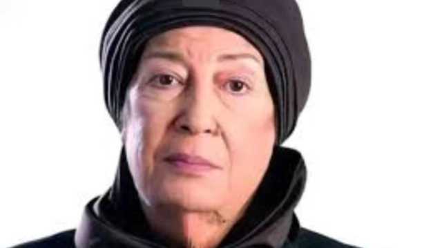 الفنانة منى واصف سفيرة للسلام..وزيرة الشؤون الاجتماعية تقبل يدها (شاهد)