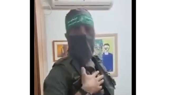 احتفاء واسع بموقف مشرّف لأحد مقاتلي المقاومة الفلسطينية.. نفذنا وصية رسول الله ﷺ (شاهد)