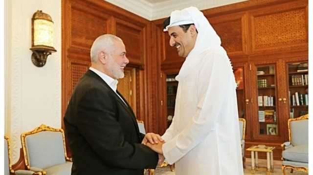 أمير قطر يستقبل إسماعيل هنية في الدوحة.. بحثا سبل وقف العدوان