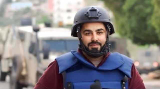 الجزيرة تدين اعتداء أمن السلطة على مراسلها بالضفة.. وحماس تعلق