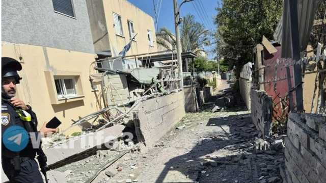 حزب الله يطلق رشقة صاروخية كثيفة على حيفا.. إصابات وأضرار كبيرة (شاهد)