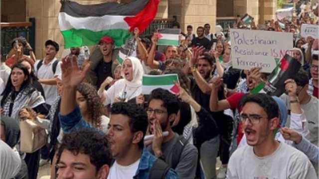 طلاب الجامعة الأمريكية بالقاهرة يتحدون الاعتقالات ويتظاهرون دعما لفلسطين ولبنان (شاهد)