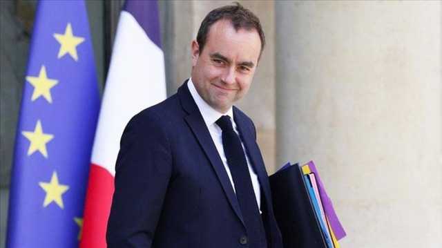 استقالة رئيس الوزراء الفرنسي الجديد وماكرون يقبلها.. الأقصر في الجمهورية الخامسة