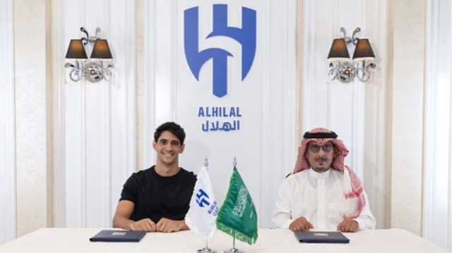 الهلال السعودي يُجدد عقد حارسه المغربي ياسين بونو