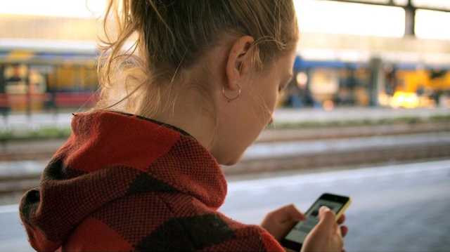 عميل داخل هاتفك.. مواقع التواصل في روسيا تخضع لمراقبة غير مسبوقة