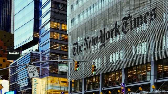 مئات الكتّاب يقاطعون صحيفة نيويورك تايمز بسبب تحيزها لـإسرائيل في حرب الإبادة