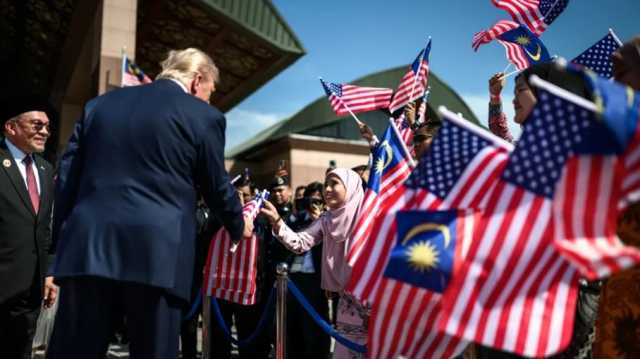 جولة ترامب الآسيوية| اتفاقيات بمئات المليارات وهدايا فاخرة ونادرة (شاهد)