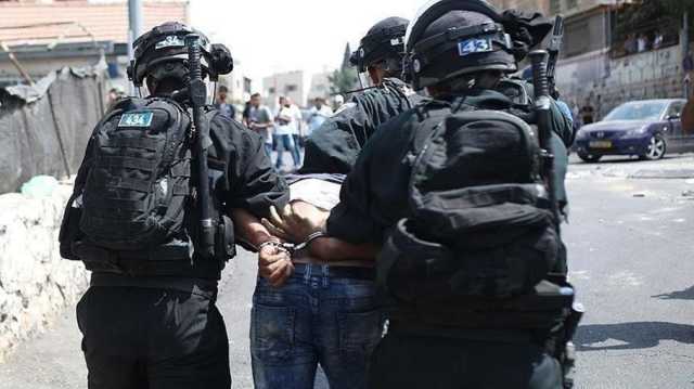 الضفة الغربية على صفيح ساخن.. جيش الاحتلال ينفذ مداهمات ويعتقل فلسطينيين