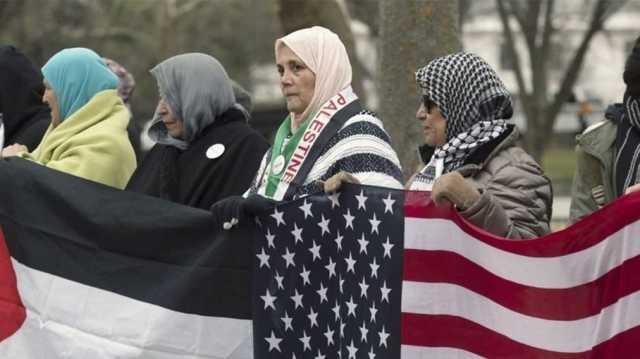 مئة نائب ديمقراطي يحثون بايدن إعفاء الفلسطينيين من الترحيل