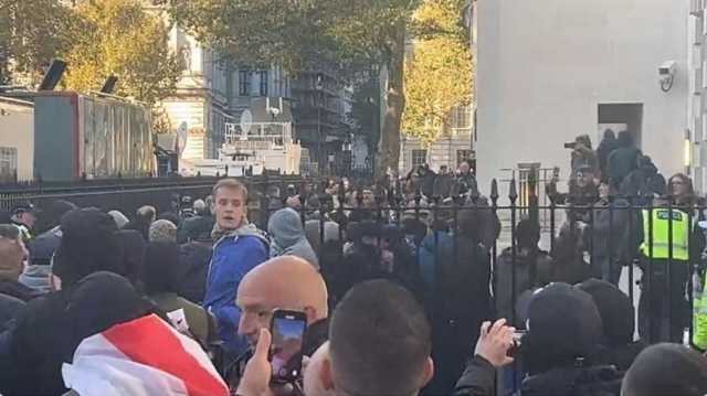 سوناك يريد تعديل قانون التظاهر لمنع مؤيدي فلسطين.. والشرطة تشكو عنف اليمين