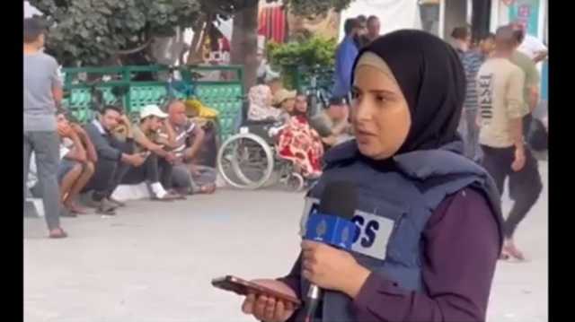 لقطة مؤثرة لصحفية فلسطينية خلال تغطيتها للعدوان في غزة (فيديو)