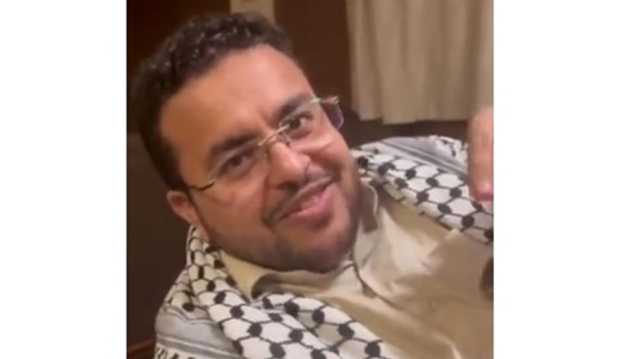 هكذا رد مسؤول حوثي على ناشط شكك برواية حجز السفينة (شاهد)