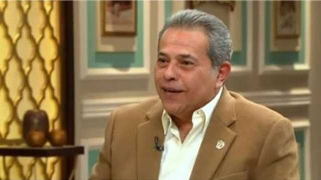 توفيق عكاشة يسخر من أحمد موسى.. آخرتك خبر من مأمور قسم شرطة