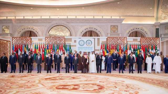 قمة الرياض | غضب من البيانات المألوفة.. وتهكم على مفارقات الشقيقة والأسد